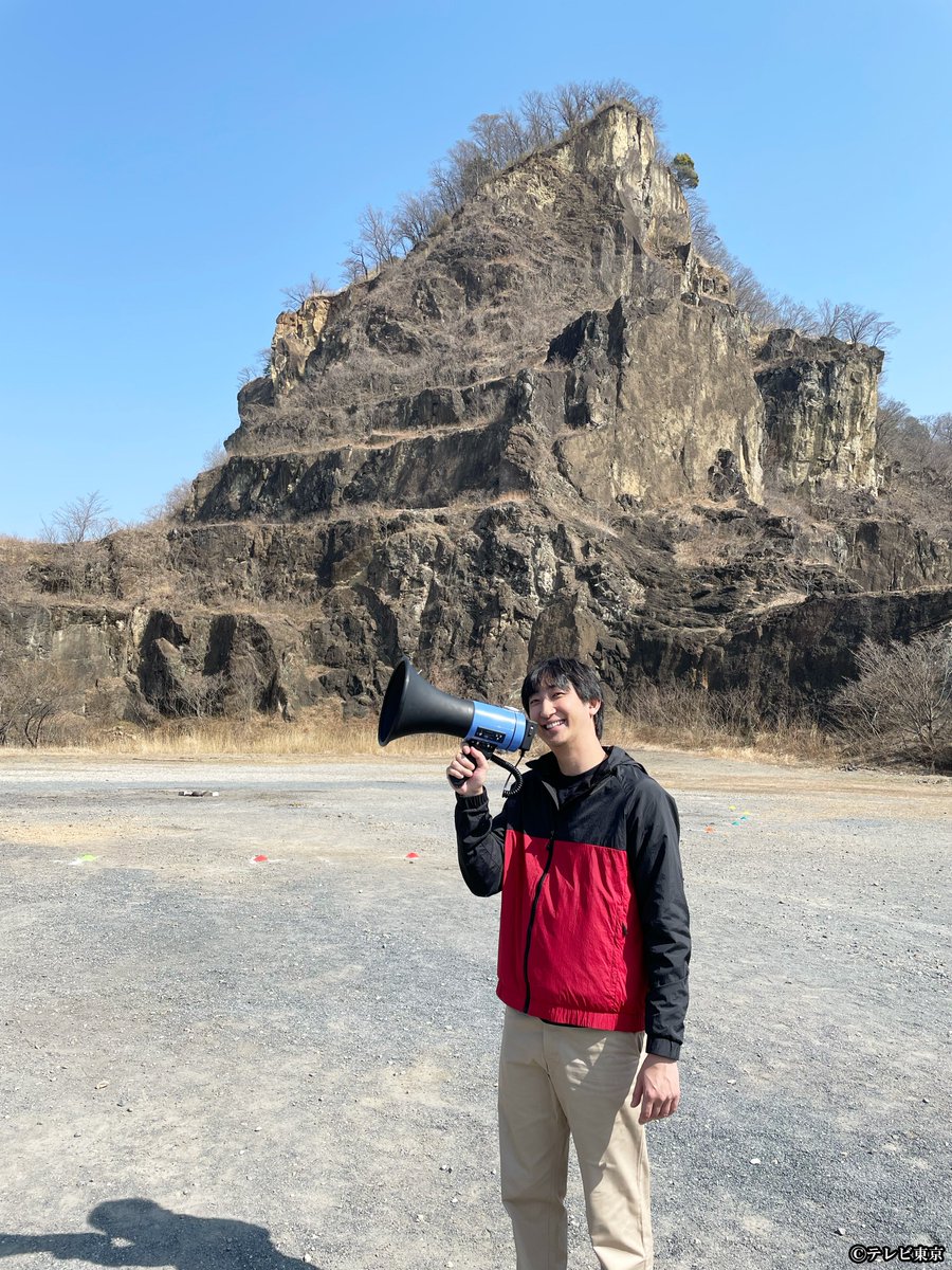 tx_solokatsu's tweet photo. 「#ソロ活女子のススメ 3」
第11話「ソロ爆破＆破壊」
ゲストをご紹介✨

🔹コスプレ女子 
　#鈴木ゆうか

🔹爆破施設係員 
　#園山敬介

🔹物壊しアミューズメント店員
　 #堀有里

今夜はちょっと過激なソロ活🔥💥⁉️
お楽しみに！

#江口のりこ 
#今夜25時放送 https://t.co/kSZM5gtSDg