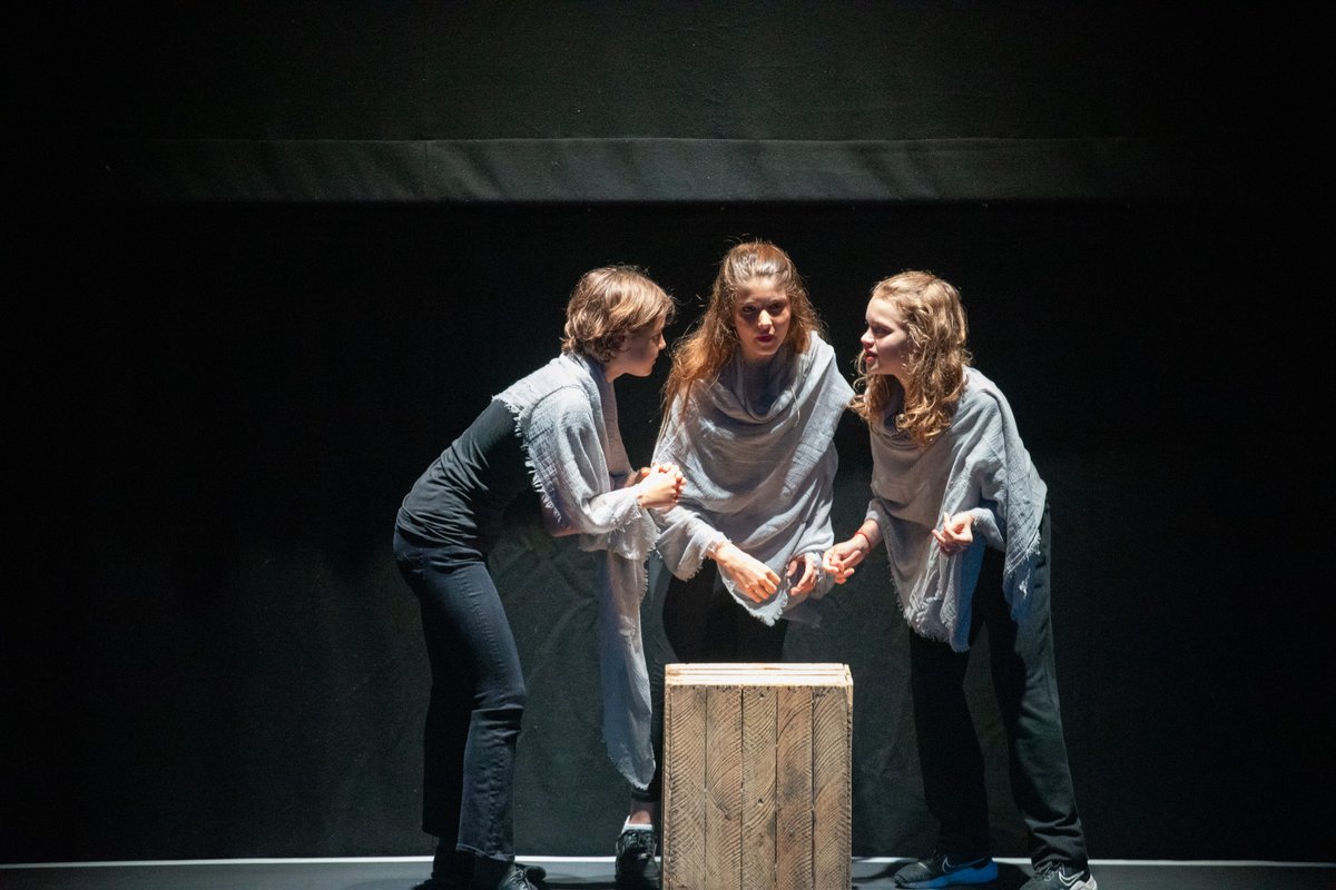 We were delighted to welcome pupils from @Marlboroughsw3, one of our local partner schools for a preview of our play 'Shakespeare Un-Bard'!
Witnessing the magic unfold together, our guests thoroughly enjoyed the performance &amp; had a great time🎭#schooltogether #powerofpartnerships