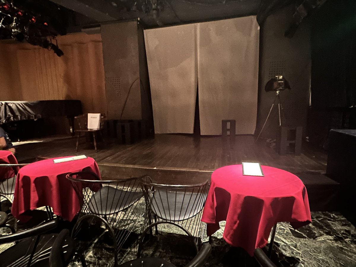 TsukikawaSumire's tweet image. 私が役者になりたての頃からお世話になっている白木さんご出演の『イエスタデイ』を観劇させて頂きました🥰

清水邦夫全集にも載っていない作品…！👀✨

自分の周りの人達を思い浮かべながら、長崎に向かったあの一家に思いを馳せていました😌

#イエスタデイ 
#VARLIVE
#清水邦夫
#南青山マンダラ