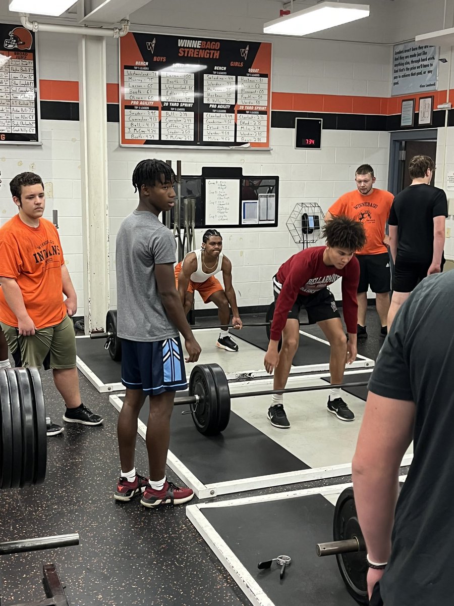 bagofootball's tweet photo. Packed house this morning. #WorkNowWinLater https://t.co/By0yvZwFiE