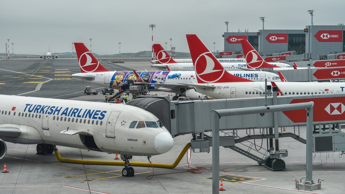 iGA Istanbul Airport set a new @eurocontrol Network record on Sunday, handling 1,684 movements to overtake (by 60 flights) the previous busiest-ever airport (Frankfurt with 1,624 daily flights, set on 11 Sep 19) @TurkishAirlines @ACI_EUROPE @igairport @Airport_FRA @dhmikurumsal