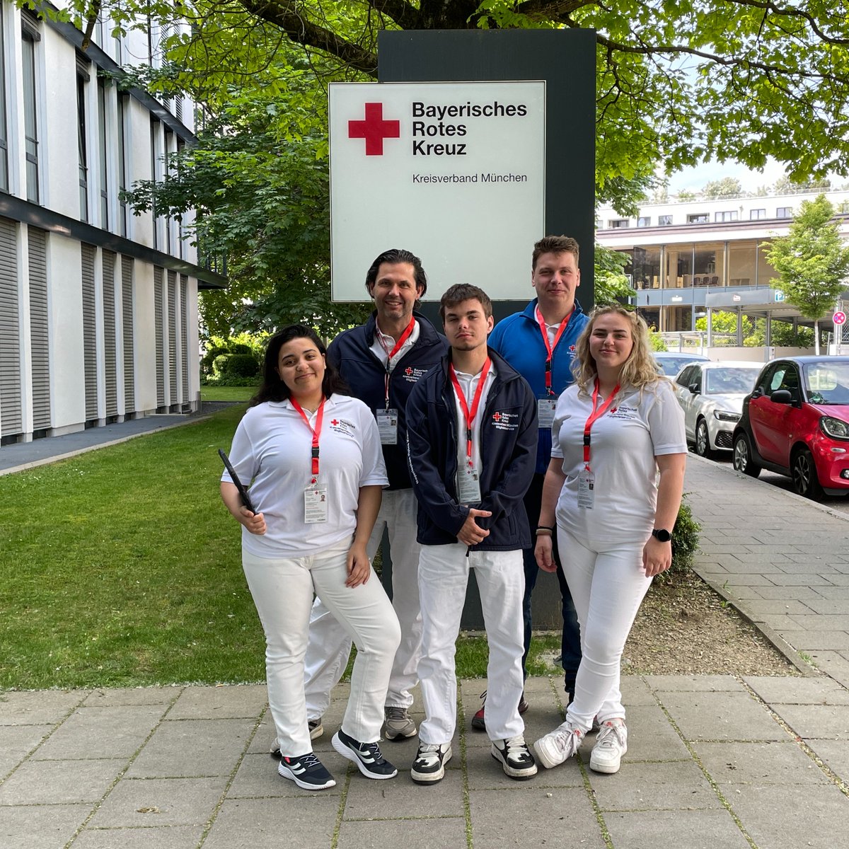 Fördermitglieder sind ein wichtiger Teil des #BRK Muc! 
Die Unterstützung ermöglicht es uns, Menschen in der Stadt und im LK München zu helfen.

Aktuell ist unser Team unterwegs, um über unsere Aufgaben zu informieren und Fördermitglieder zu gewinnen. 
👉go.rkmuc.de/x7dto