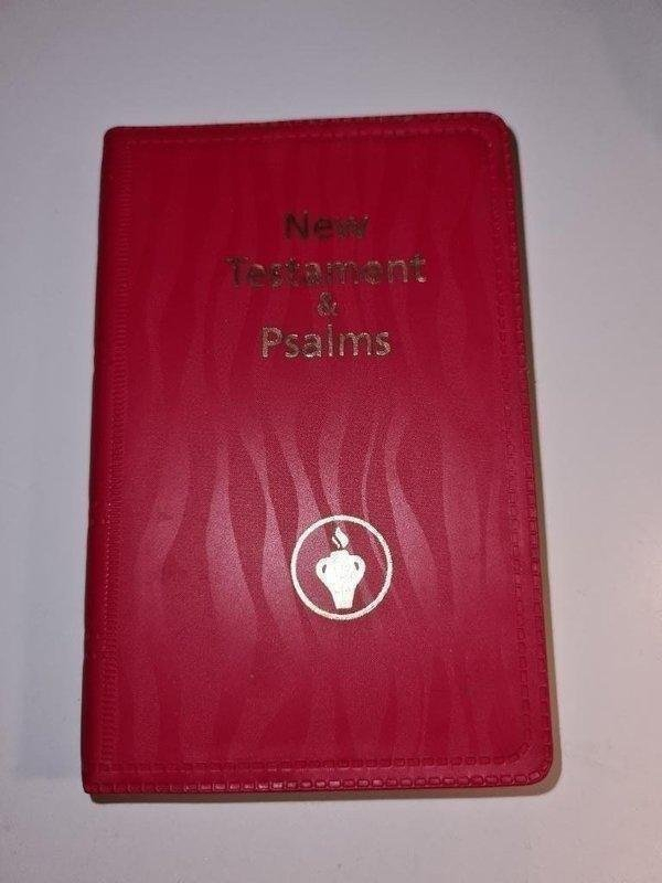 OFFER: Pocket Size New Testament (Rowhedge CO5) ilovefreegle.org/message/100096…