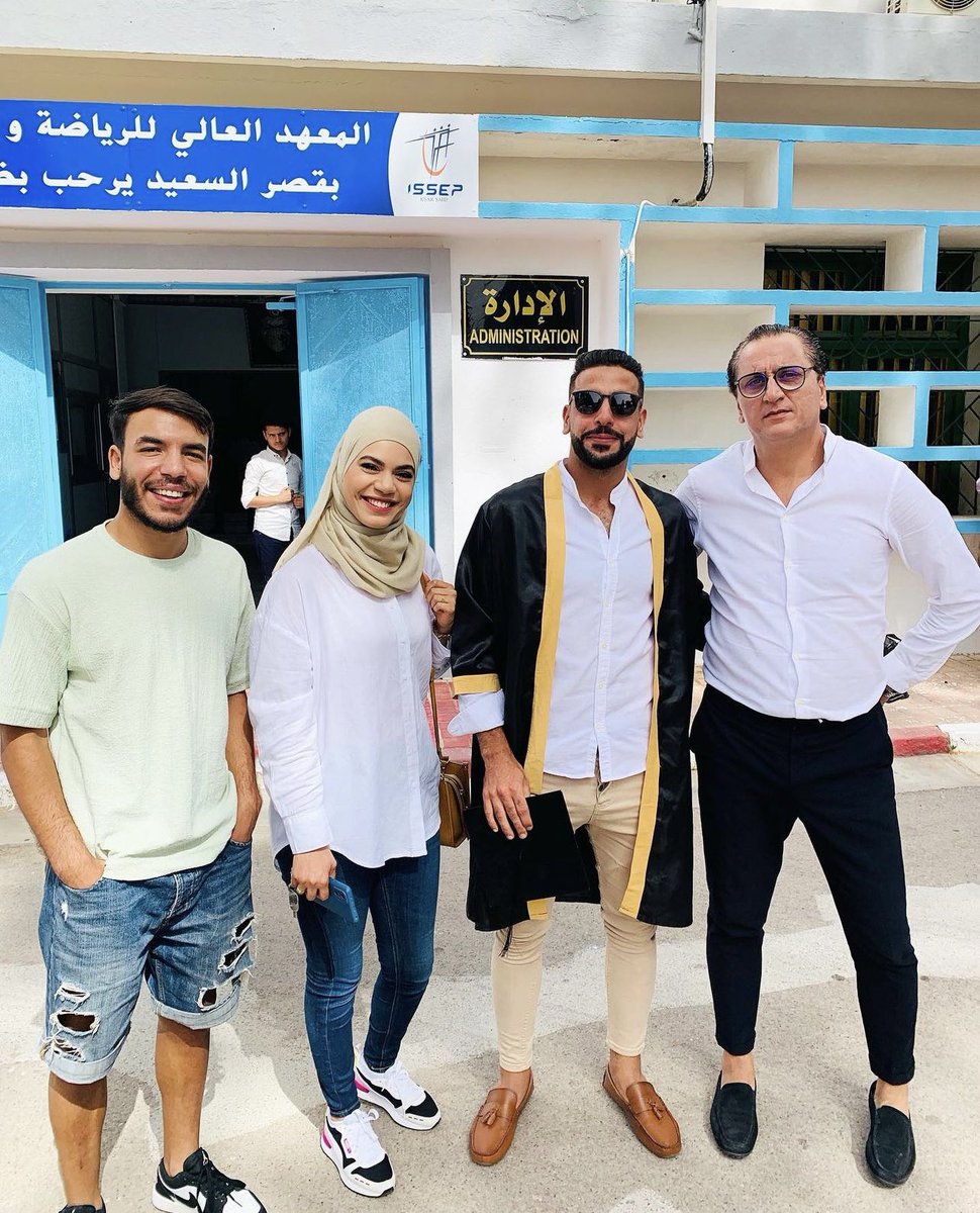 OueslatiSassi's tweet photo. 🎓👨‍🎓❤️❤️ الحمد لله يا رب https://t.co/jkGycSiwht
