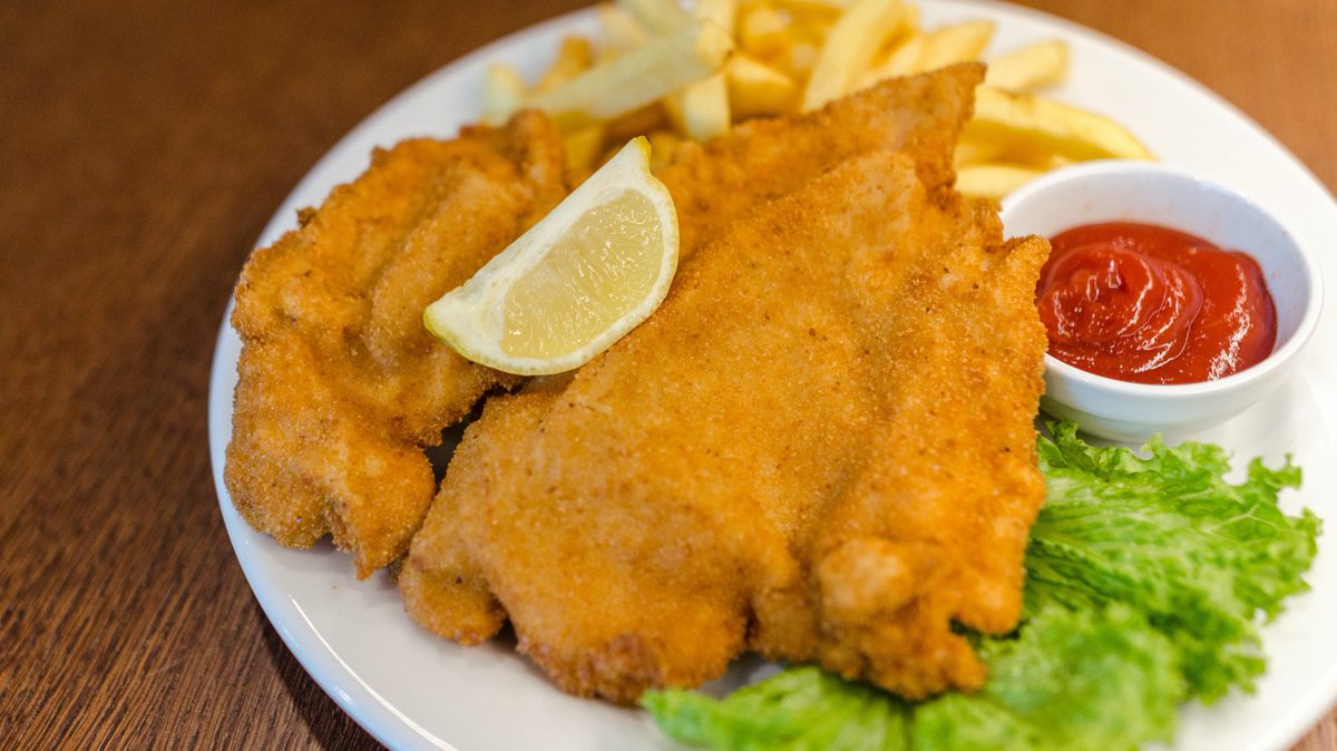 Tired of boring chicken dishes? Give your taste buds a treat with these sensational air fryer chicken cutlets. Perfectly crispy, juicy, and packed with flavor. 🤤🍗 #FoodieFaves #CrispyGoodness
Here's the recipe link:
topairfryerrecipes.com/air-fryer-chic…