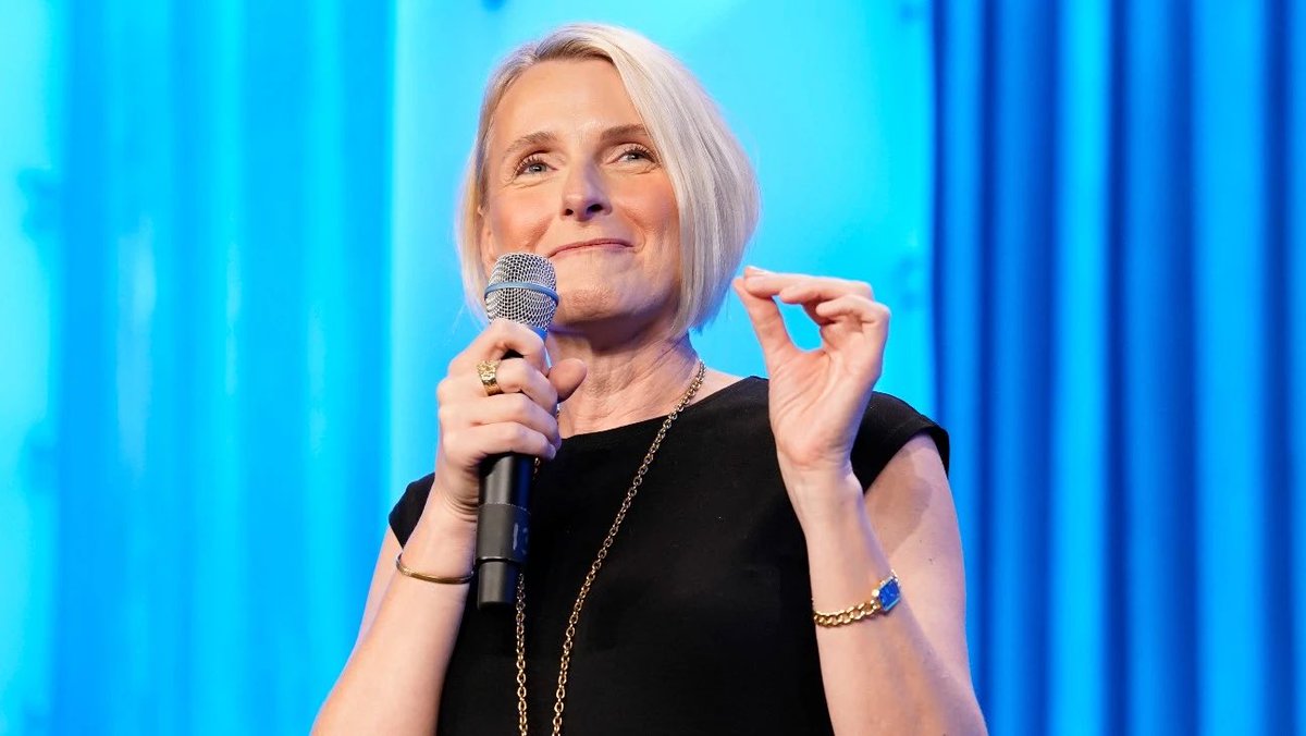 What do you think? Should Elizabeth Gilbert withdraw her novel set in Russia? #WritingCommmunity #GilbertLiz #book #booklover #Reading