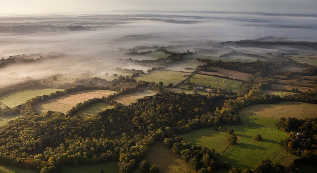 Major developments should only be permitted in Areas of Outstanding Natural Beauty and National Parks in 'exceptional circumstances' - public, not private interests should take primacy - new blog:
landscapesforlife.org.uk/about-us/our-n…
Photo: Viv Blakey