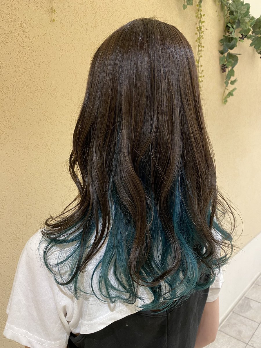 鬼滅の刃が好きすぎてインナーを時透無一郎くんカラーにしてもらいました🫶

家族から不評すぎて気分落ちたのですでに染め直すか迷ってる🤣
ピンクなら良かったらしい🙄

だってどうしても無一郎が良かったんだもん😇

自己満なのでせっかくだから色落ちを楽しもうと思います🤤