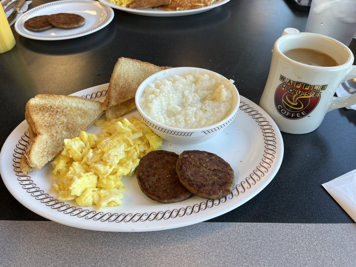 HughUnderPar's tweet photo. Best start to this TX trip, some @WaffleHouse and spending time with my son @HughLikesPar 🧇😎 #GoodTimes #LittleHugh #NotSoLittle https://t.co/c9jG9qLni6