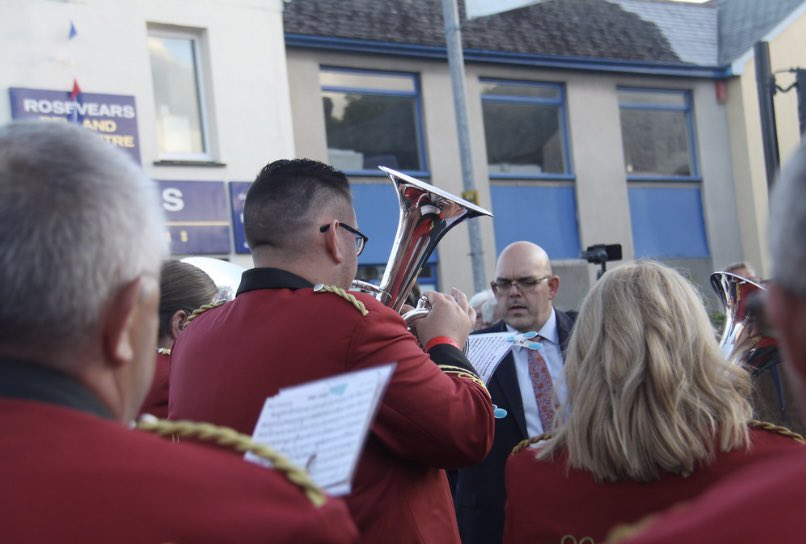 Bugle Band Contest (@webf_bugle) on Twitter photo 4๏ธโฃdays. 4 years ago, in what would turn out to be our last contest for 3 years owing to the global pandemic, <a href="/CamborneBand/">Camborne Town Band</a> won the Royal Trophy for their performance of โJourney into Freedomโ. Adjudicator <a href="/Glyneuph/">Glyn Williams</a> guest conducted the band in The Square at the end of the day 4๏ธโฃdays. 4 years ago, in what would turn out to be our last contest for 3 years owing to the global pandemic, <a href="/CamborneBand/">Camborne Town Band</a> won the Royal Trophy for their performance of โJourney into Freedomโ. Adjudicator <a href="/Glyneuph/">Glyn Williams</a> guest conducted the band in The Square at the end of the day