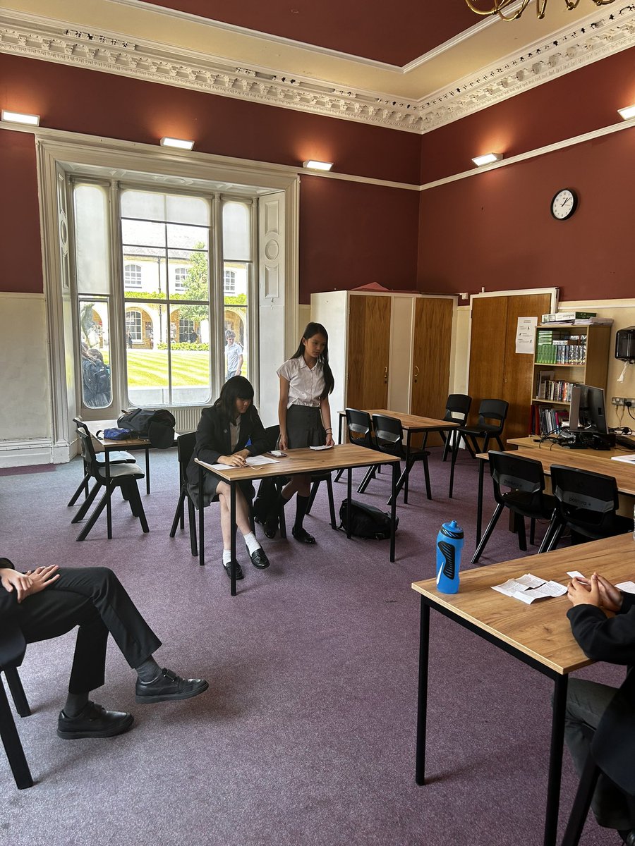 ElthamCarey's tweet photo. Lower school debating got underway this lunchtime with Year 7 students Nirvana and Brigitta 💙proposing the motion “this house believe that wild animals should not be kept in captivity” against Matthew and Zayd from Chalmers 🔴

The debates continue…

#attemptgreatthings https://t.co/u3k9R2CvzA