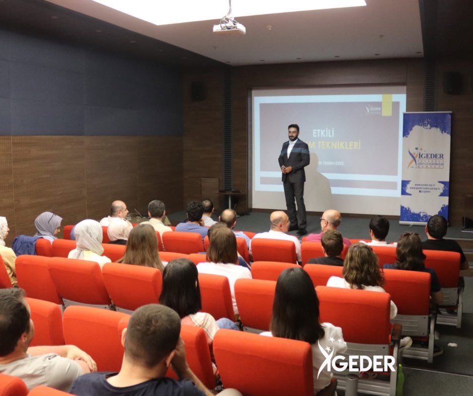 igeder's tweet photo. Okul Temelli Mesleki Gelişim eğitimlerimiz devam ediyor. Bugün iki güzel eğitimimiz ile Bahçelievler 15 Temmuz Şehitleri Teknoloji, Fen ve Sosyal Bilimler AİHL’ de Öğretmenlerimizle bir araya geldik.
#igeder #igederöğretmenakademi #OTMG https://t.co/S23wlWum5S