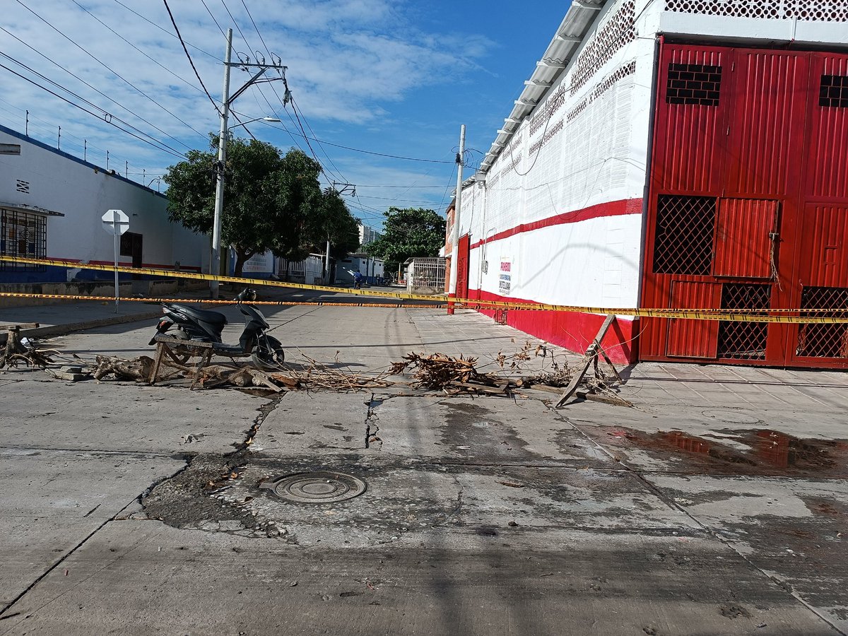 Pescaito está mamado y pide respeto. 

Hoy inicia un bloqueó a causa del mal estado de sus calles, aguas negras y agua potable con olor a mierda...

<a href="/ElInformador_SM/">El Informador Santa Marta</a> <a href="/essmar_esp/">ESSMAR ESP</a> <a href="/SantaMartaDTCH/">Alcaldía de Santa Marta</a> <a href="/opinioncaribe/">Opinión Caribe</a>