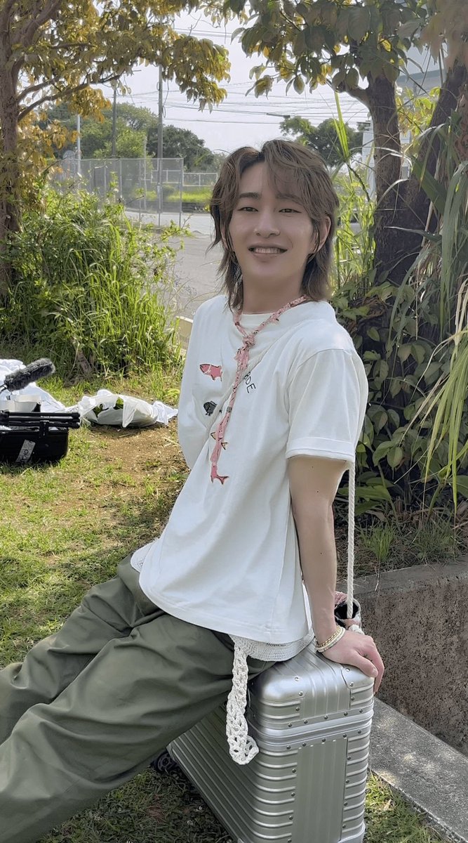 여기 진짜 예쁘다! 보여드릴까여?🐰 | SHINee in OKINAWA : Short vlog

youtu.be/XptMCl3LaoM

#SHINee #샤이니 
#HARD #SHINee_HARD 
#TheFeeling #오키나와 #OKINAWA