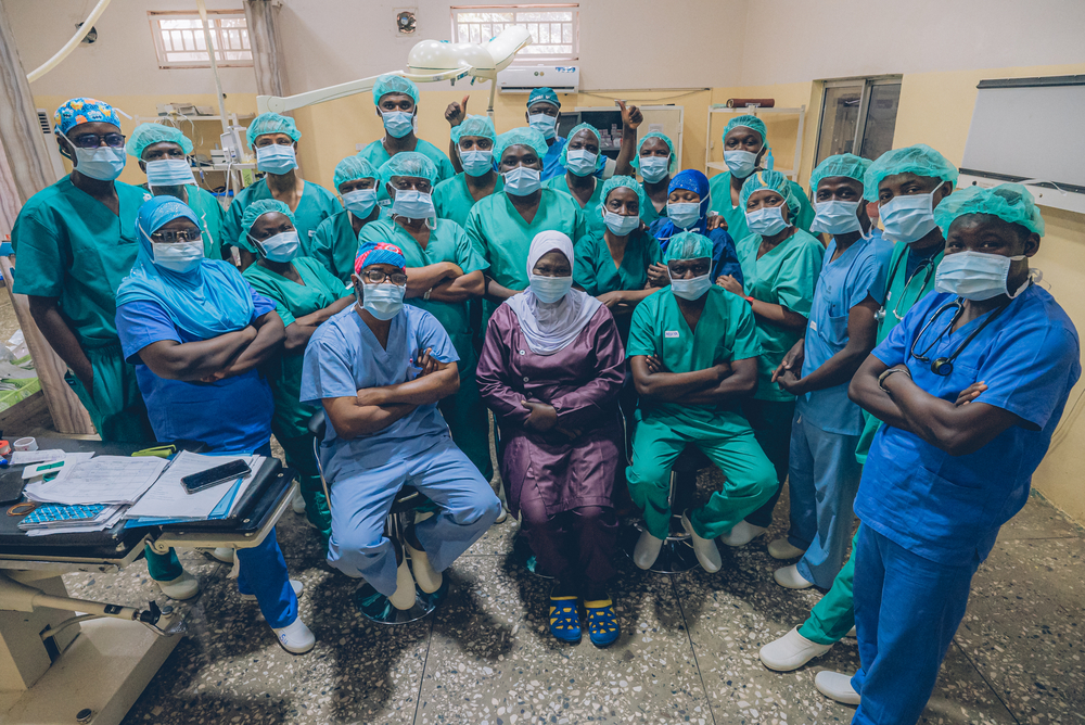 Four times a year, a team of highly trained surgeons, anesthesiologists and nurses arrives in Sokoto, #Nigeria, to perform reconstructive surgery for #noma survivors. 

These surgeries take hours.

This photo is from May 2023, where the surgeries were led by an all-Nigerian team.
