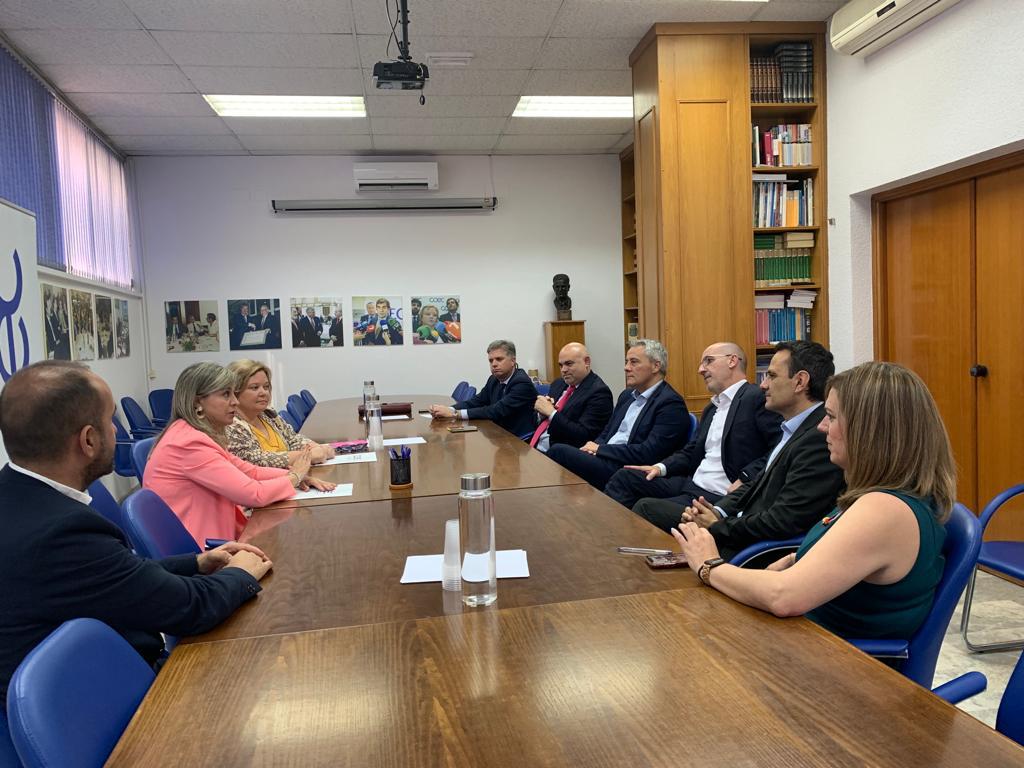 ▶️Esta mañana se ha firmado en la sede de COEC la renovación del convenio de colaboración entre <a href="/caixabank/">CaixaBank</a> y la Confederación.  

#COEC #CaixaBank #ComarcaCampoCartagena