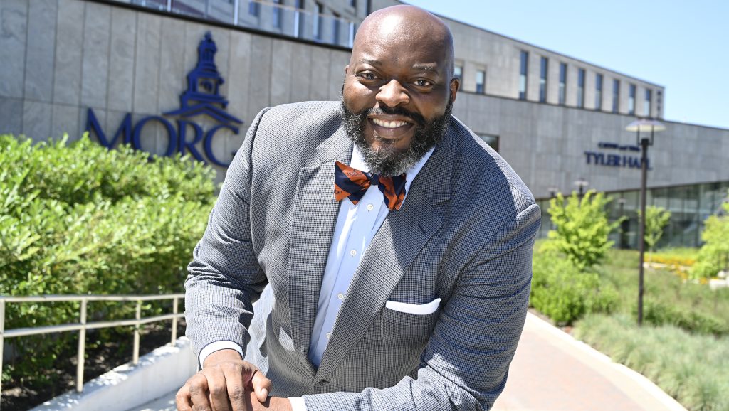 MorganStateU's tweet photo. 🌍 Meet Dr. Mark Barnes, Morgan State's People-centric educator! Discover the world of human geography as he builds interdisciplinary communities and guides students to global citizenship.

Read more about his inspiring journey in #MorganMagazine! 🔗 https://t.co/ux1LvDyWBd https://t.co/JwX34XMt4S