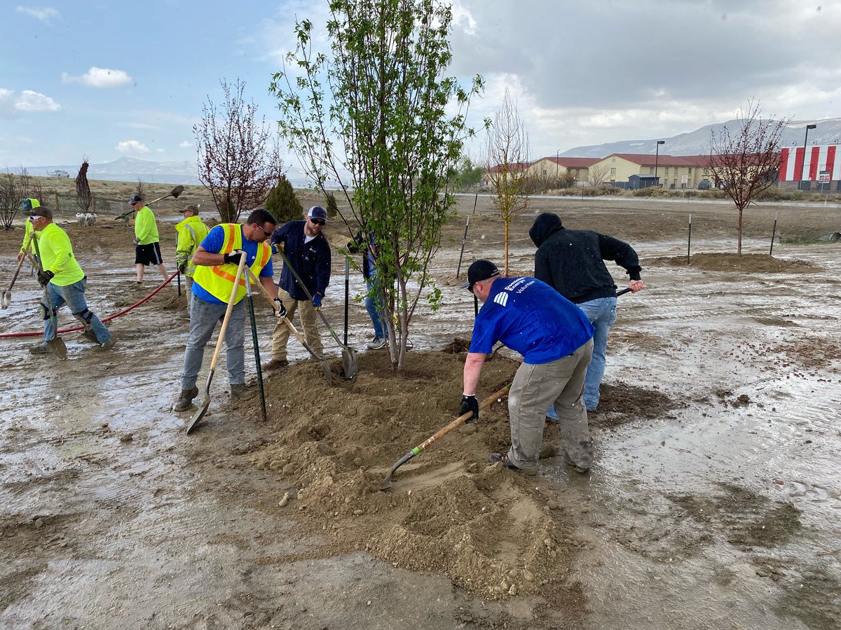 Our employees love to serve in the communities that they live in! Our Rocky Springs office helped Rock Springs Beautification Committee and Tree Board in a tree planting event recently in honor of Arbor Day—good for the environment and they community. wyomingnews.com/rocketminer/ce…