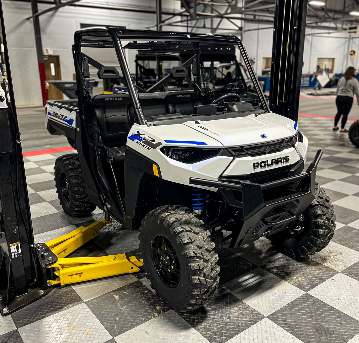 🔌So stoked to get this unit in the shop! The @PolarisORV #RangerXP #KINETIC is here! ⚡😎 The attention to detail with this unit is some of the best we've seen from #Polaris, with the #pearlescent plastics, incredible dash cluster, the headlights, & much more. 🔥#LetsGooo #SATV