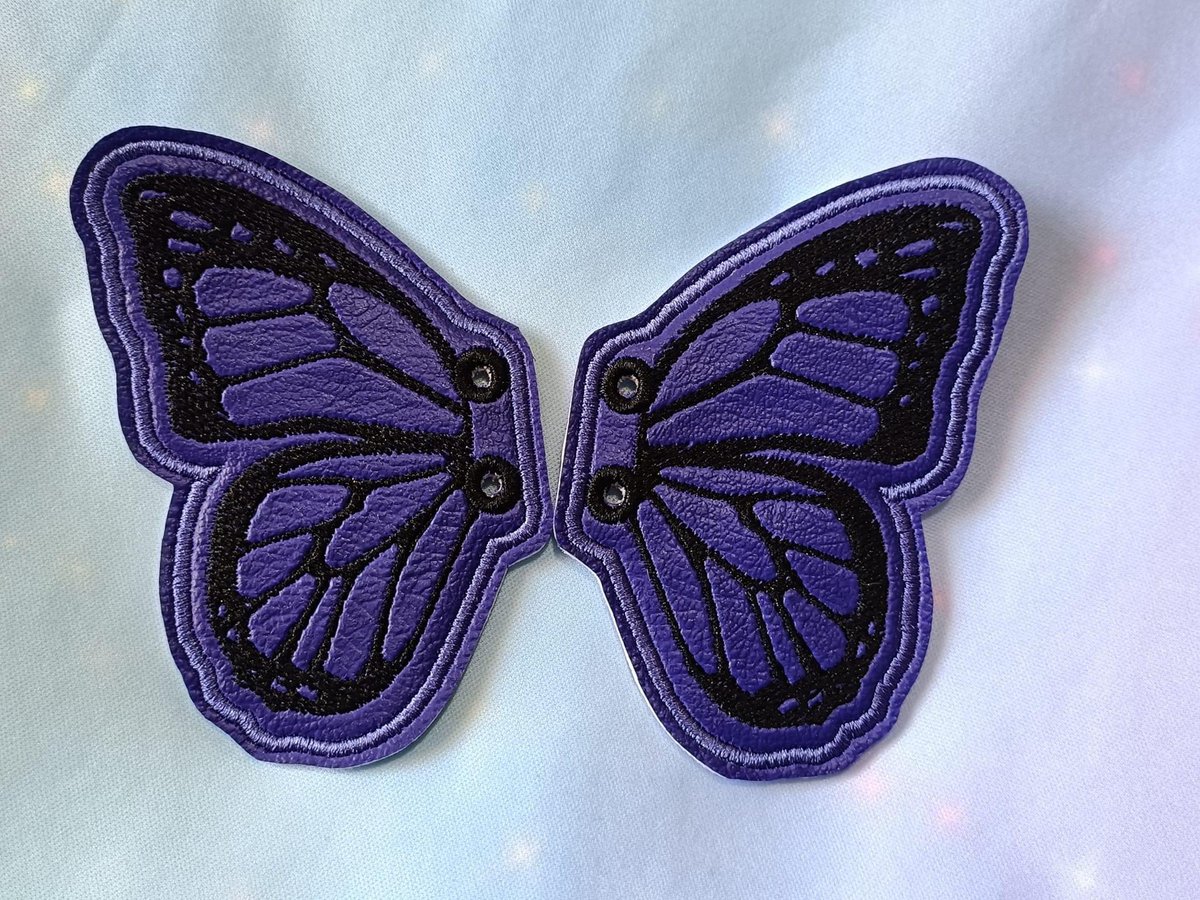 SockJems's tweet photo. I love it when you guys order shoe wings in colours I've not done before. l love these butterfly wings in the bright purple
#smallbusiness #supportsmallbusinesses #kawaii #otaku #shoewings #drmartens #laces #lovemydocs #shwings #rollerskating #rollarderbygirls #rollerderby https://t.co/OeYpYVvd4Z