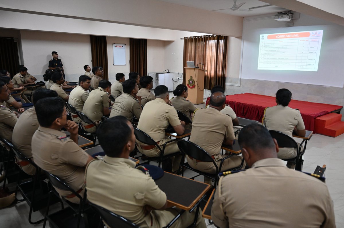 05NDRF's tweet photo. "An investment in knowledge always pays the best interest."
#Trainingvisit
39 PSIs (probationers) from the Maharashtra Police, visited #05NDRF Pune to gain best about #Disaster Management.
@ndmaindia
@NDRFHQ
@SDMAMaharashtra
@MHPoliceITCell
@ANI https://t.co/H8wS4qoxiy