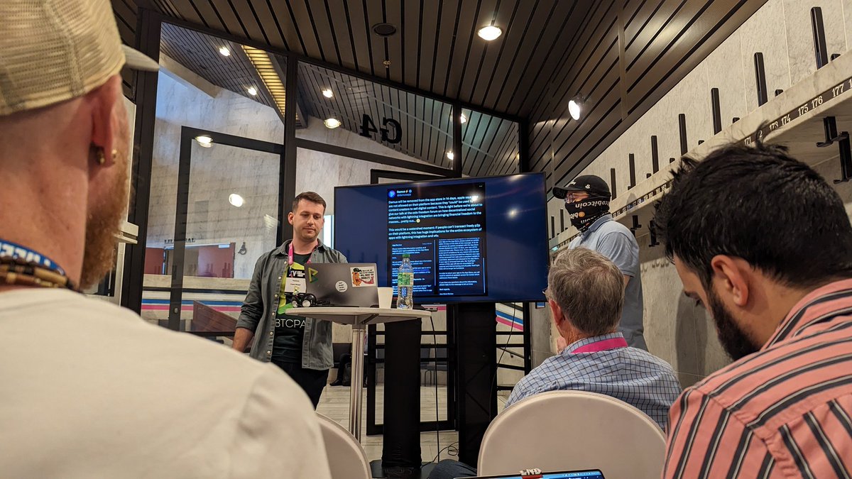 BTCsessions's tweet photo. "We love freedom. #Freezaps and fuck Apple."
@Bas_02 and @pavlenex for @BtcpayServer at @OsloFF
Shoutout to @damusapp https://t.co/W9gfqrU7G8