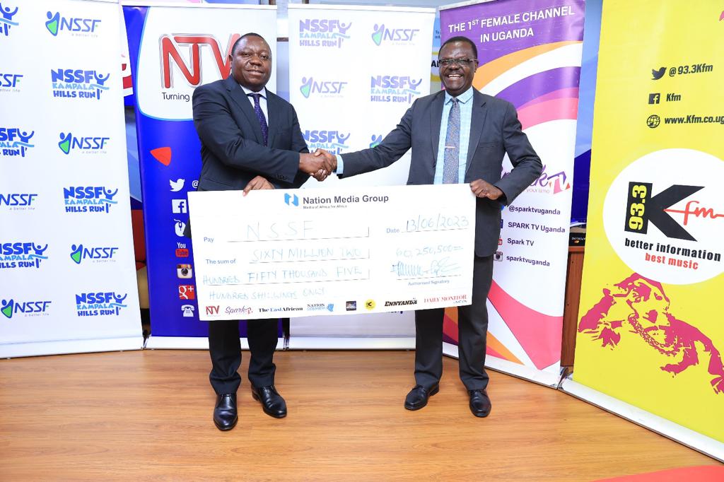 ntvuganda's tweet photo. Nation Media Group is sponsoring the NSSF 7 Hills RUN, contributing UGX 60 million advertising value. The ceremonial handover of the cheque was conducted by Johnson Omolo, the General Manager of NTV and Spark TV, to Patrick Ayota, the Acting Managing Director of NSSF.
#NTVNews https://t.co/3CR2v6CLMo