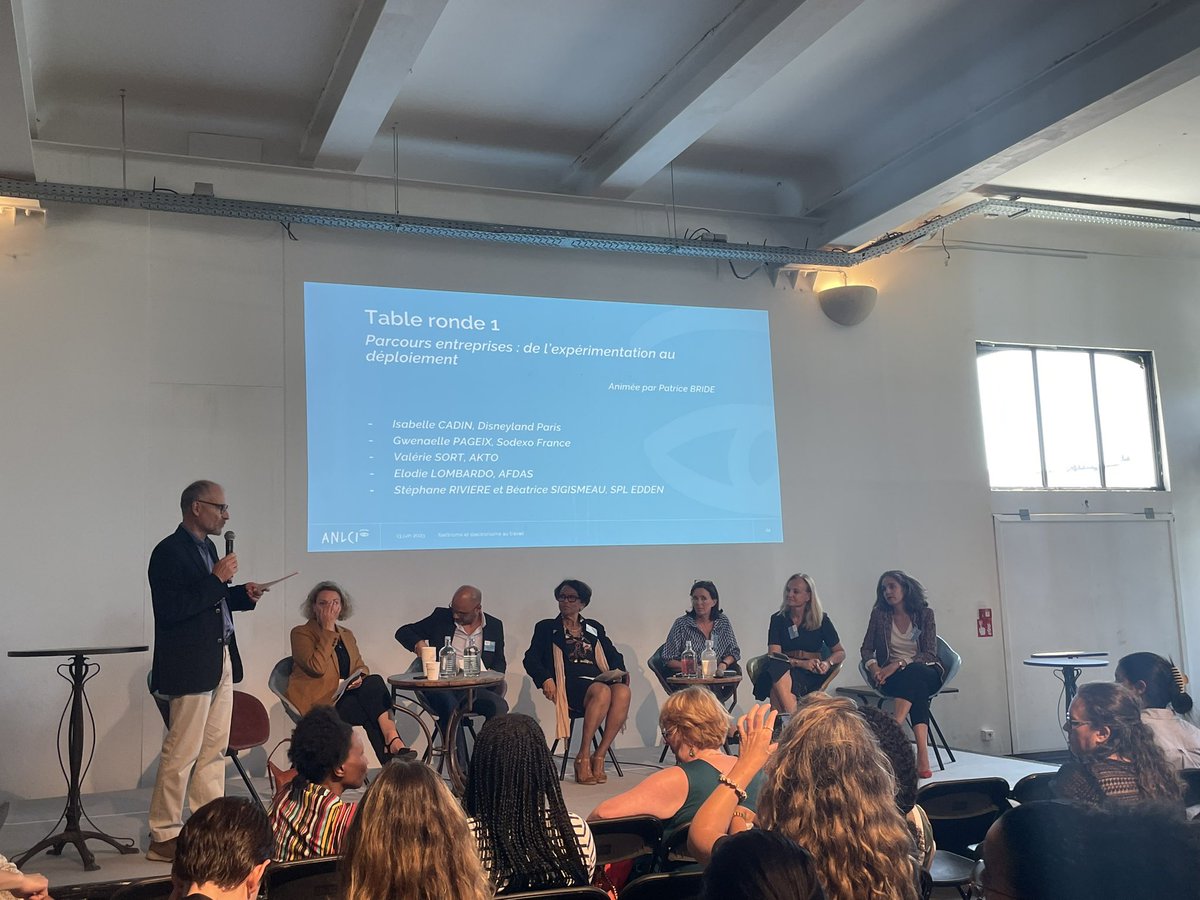 _LePole's tweet photo. Tables rondes « Dire son travail contre l’illettrisme » avec les acteurs engagés sur l’enjeu de l’illettrisme à l’occasion de la journée nationale : #illettrisme et #illectronisme au travail. #enparlerpouravancer https://t.co/uHn8mxUx8q