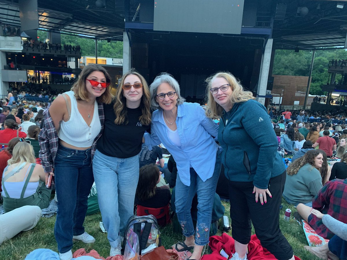 amymyork2's tweet photo. @NoahKahan Loved seeing this show! Felt like a full circle moment - first saw you live with my daughter when you opened for James Bay at the Anthem!  We are both excited to join you on your journey! https://t.co/1ybmUMzoIl