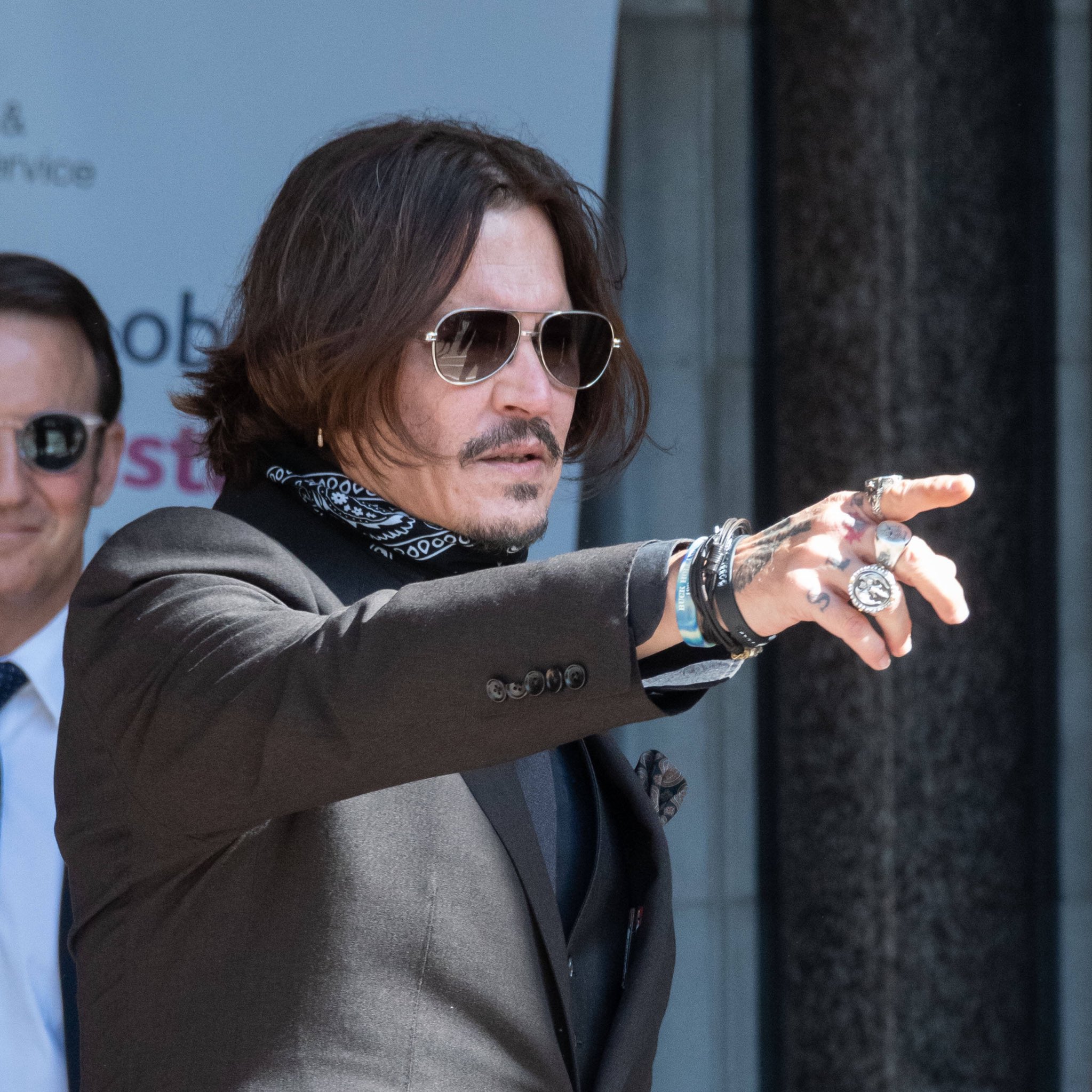pubity-news-on-twitter-johnny-depp-donates-all-of-amber-heard