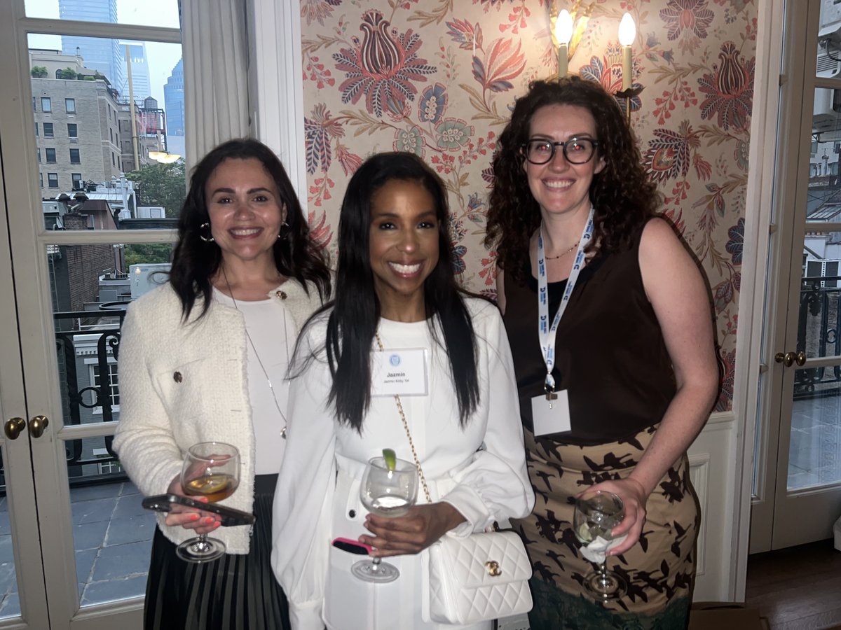 We enjoyed catching up with the many alums who attended our New York City and Washington, D.C., receptions last week. Thanks to our hosts Ann Wellmeier Hillard '55 and Marcia Teng Ishizuka ’77!