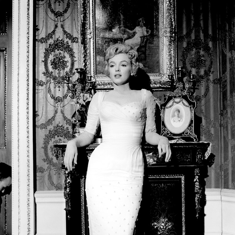 On this day in 1957, the movie “The Prince and the Showgirl” premiered. 

📸: #MiltonHGreene

#MarilynMonroe #Icon #Films #ThePrinceandtheShowgirl #Premiere