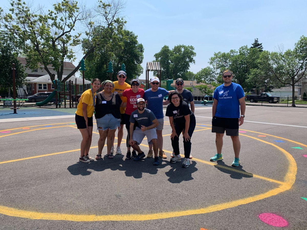 PlayworksIL's tweet photo. Thank you so much again to our volunteers @WestMonroe for their hard work at the beautification last Friday! https://t.co/QC0GE70ymy