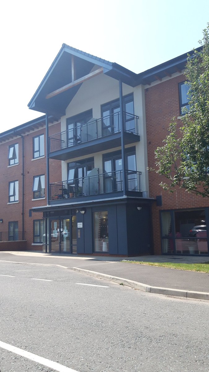 YHG_Community's tweet photo. Beautiful day here at the Windings in Helsby carrying out customer satisfaction surveys with our residents who are keen to set up a Tenants Residents Association and to introduce a Bistro back into the scheme. https://t.co/qdEb7WzjHR