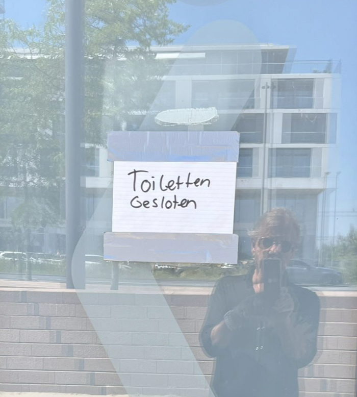 Met het mooie weer zoeken velen het strand van Nesselande op. Voor de bewoners betekent dit echter veel zwerfafval, parkeeroverlast en wildplassers door een gebrek aan parkeerplekken en openbare toiletten. Wij vragen aan wethouder <a href="/vincentkar/">Vincent Karremans</a> om met spoed maatregelen te nemen!