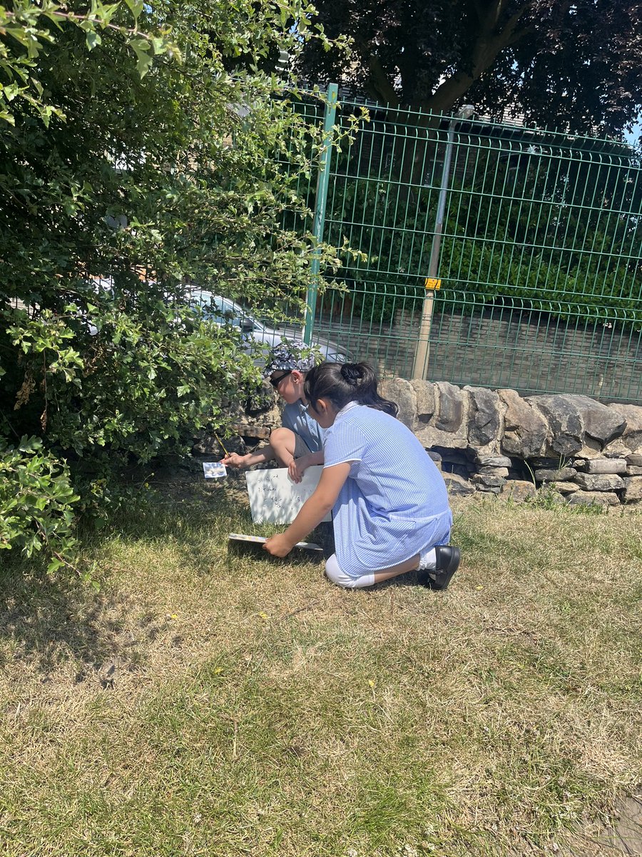 WalburgaSchool's tweet photo. A mini beast hunt has happened in Year 3 this afternoon- lots of invertebrates were found and categorised! #science #invertibrates @bcw_cat https://t.co/0CxkL5lU1l