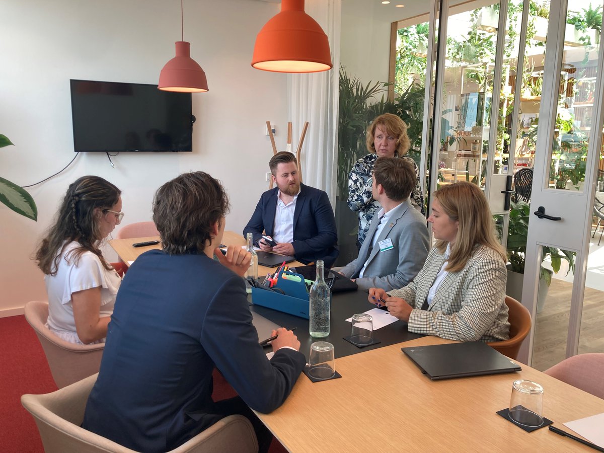 FES_ROCPE's tweet photo. π πΌπ±π²πΉ π’π¦ππ in full swing!
26 young participants from @OSCE states are preparing "their" country's positions ahead of simulating the negotiations of the #Helsinki Final Act.
πͺππΌ #ModelOSCE2023 https://t.co/XRFfe1ySKI