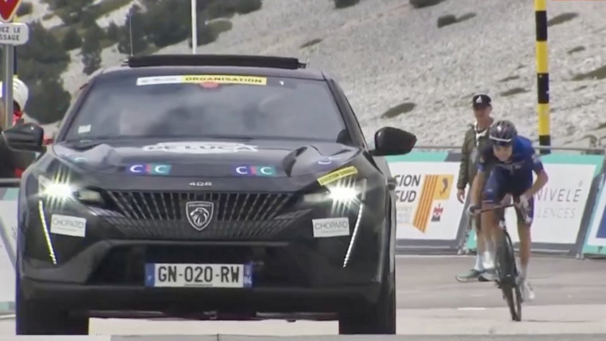 Superbe victoire de la Peugeot 408 devant Lenny Martinez qui ne pouvait clairement rien faire…

#CICMV #lequipeVELO 
#AntenneVieux