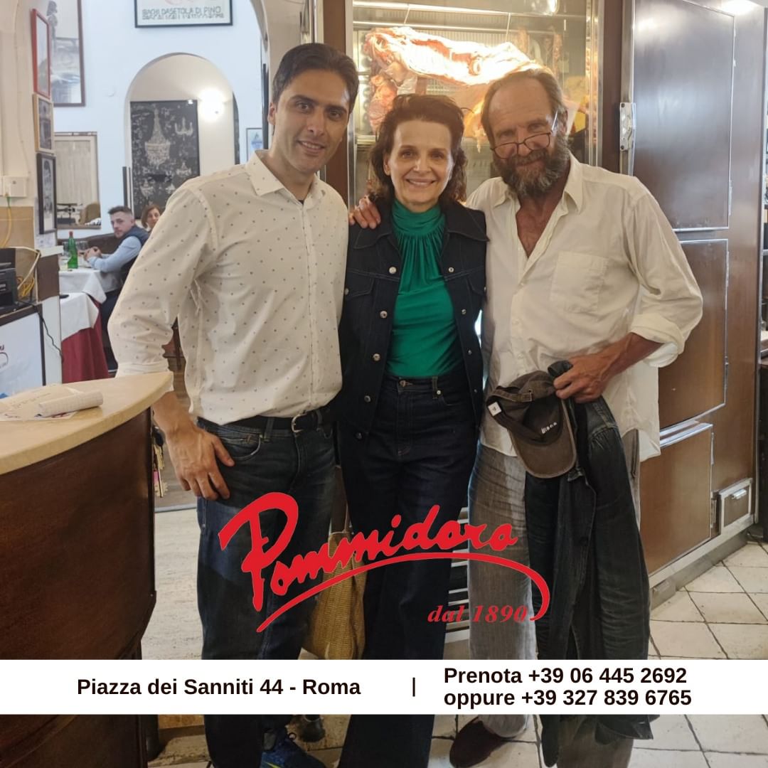 [NEW] ป๋าเรล์ฟกับคุณ Juliette Binoche ที่ร้านอาหาร Pommidoro Dal 1890 ในกรุงโรม เมื่อเร็วๆ นี้

กองถ่าย The Ruturn ย้ายมาถ่ายทำกันที่อิตาลีแล้วค่ะ ท่าน Odysseus ของเราไว้เครายาวมากเหมือนตามตำนานเป๊ะ ๆ