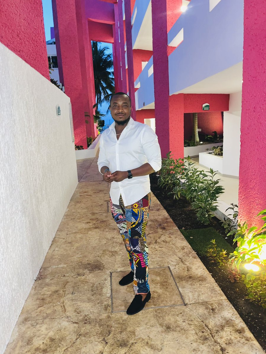 habagaba's tweet photo. Wear it if it appeals to you.  
#Ankaraprint
#AnkaraPattern 
#AnkaraPatchwork 
#PatchPant https://t.co/q8bp5VkgWx