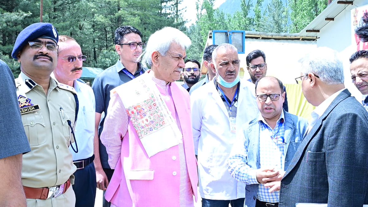 GroundRealityN1's tweet photo. #Ground_Reality_News..
LG Manoj Sinha conducted on-site inspection of Nunwan and Chandanwari Base camps ; reviewed arrangements for Shri Amarnath Ji Yatra , chaired a meeting with senior officials to discuss security and other arrangements put in place for peaceful https://t.co/mES49uRwfF
