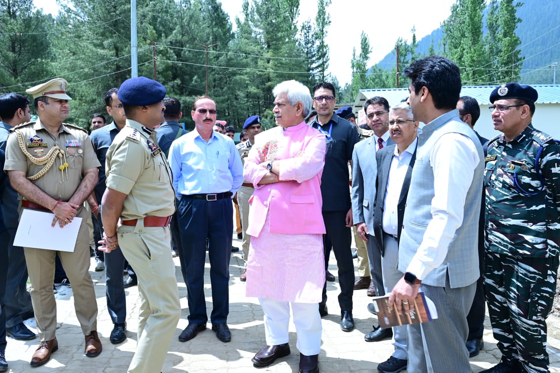 GroundRealityN1's tweet photo. #Ground_Reality_News..
LG Manoj Sinha conducted on-site inspection of Nunwan and Chandanwari Base camps ; reviewed arrangements for Shri Amarnath Ji Yatra , chaired a meeting with senior officials to discuss security and other arrangements put in place for peaceful https://t.co/mES49uRwfF