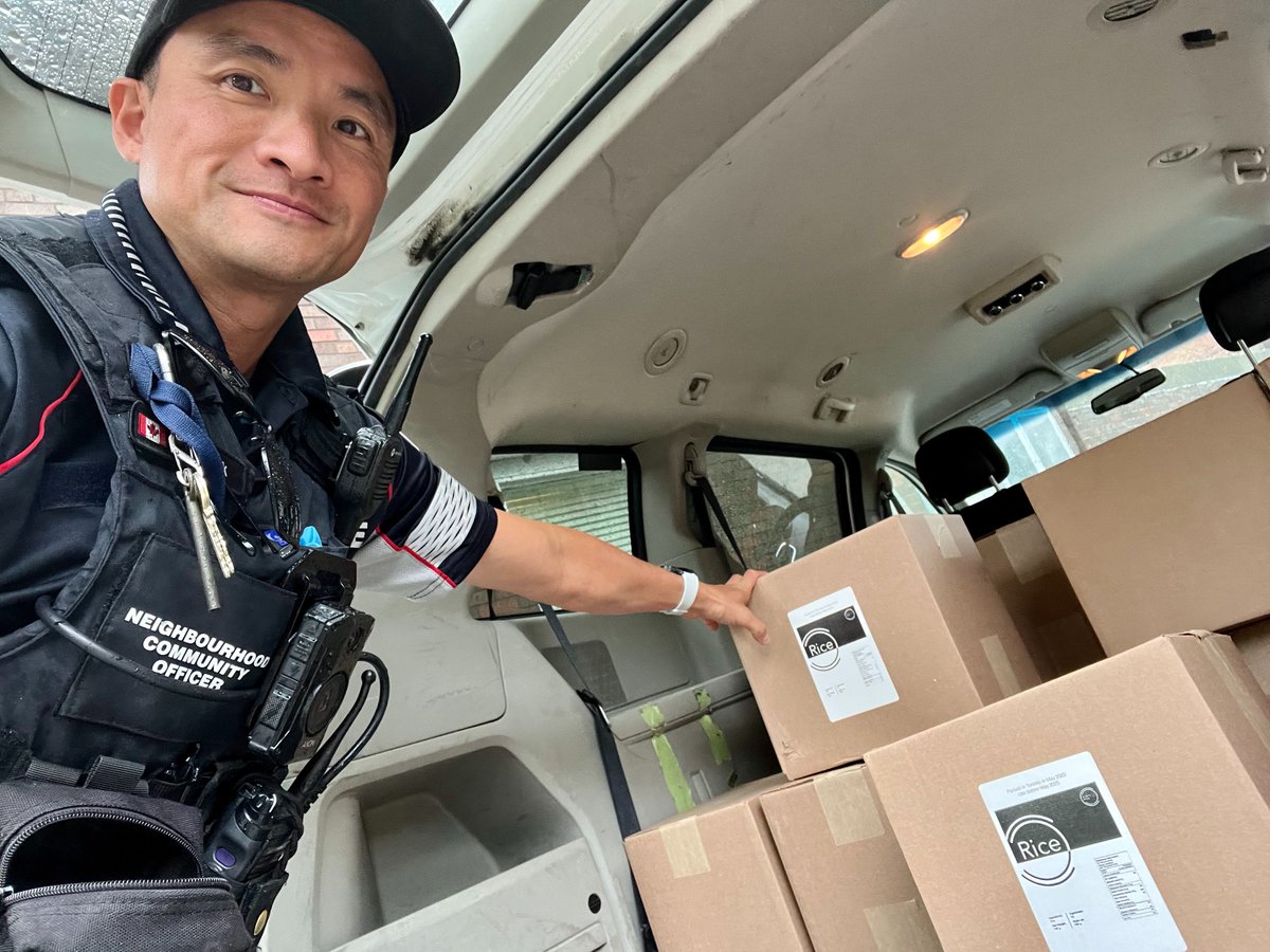Kuokster's tweet image. When @AlexPark_CC  reach out to @TPS14Div NCOs because their food supply is at all time low. 
Our partner @globalmedicdmgf steps up and fill their shelves with 800kg of essential food to make sure no families in our community go hungry tonight. 💙🙏