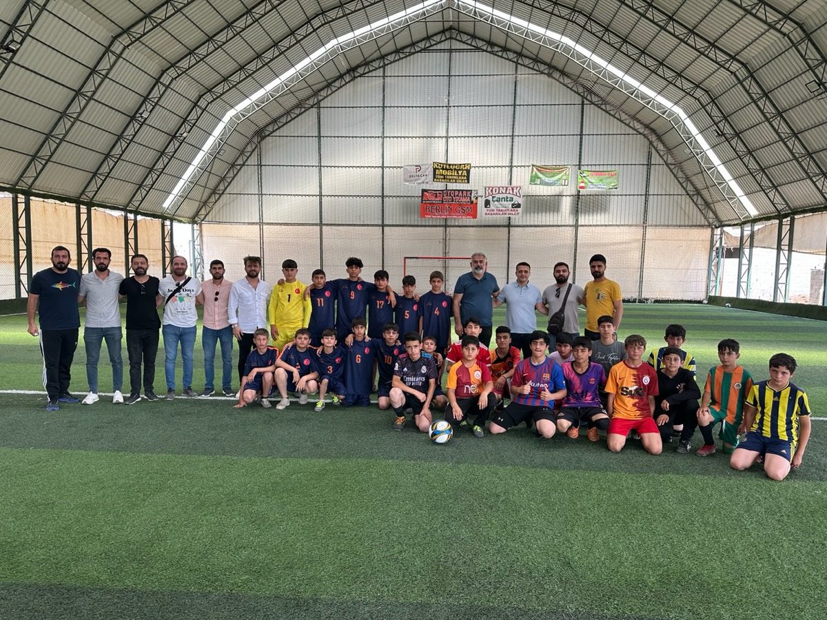 Hocaköy ortaokulu öğrencileri ile dostuk maçı yapıldı. Emeği geçen öğretmenlerimize ve öğrencilerimize teşekkür ederiz ⚽️😊
<a href="/mardinilmem/">Mardin İl Millî Eğitim Müdürlüğü</a> <a href="/kiziltepemem47/">Kızıltepe İlçe Milli Eğitim Müdürlüğü</a>