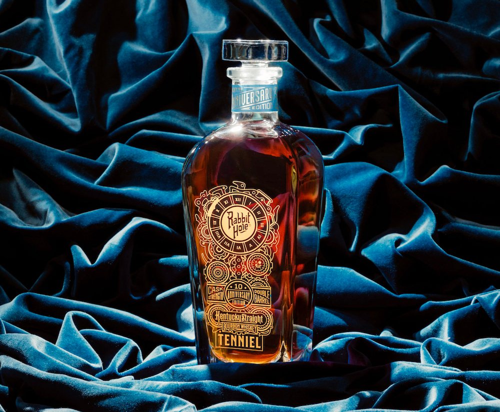 bourbonblog's tweet photo. Rare Bourbon Release:  Rabbit Hole's Tenniel Bourbon celebrating 10 years of Rabbit Hole's journey... story on https://t.co/5h0zpzXeIA @kzrabbithole @rabbithole #NationalBourbonDay #BourbonDay #bourbon #rare #bourbonblog #tomfischer #rabbithole https://t.co/SxdMvtGTjL