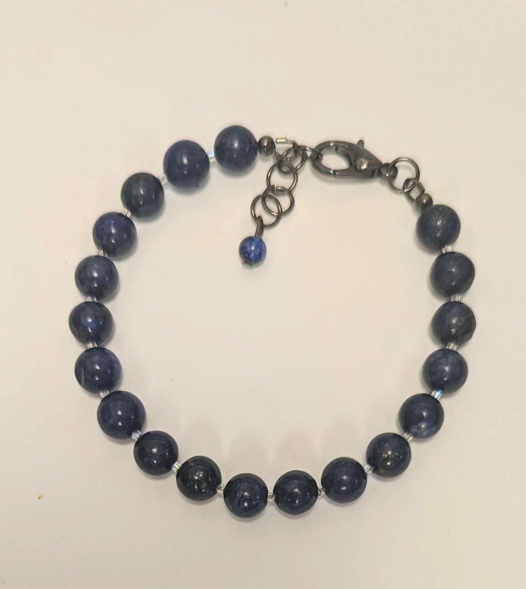 $20.00
Lapis lazuli bracelet with clasp.
I do crafts as therapy and also to supplement my ODSP income.