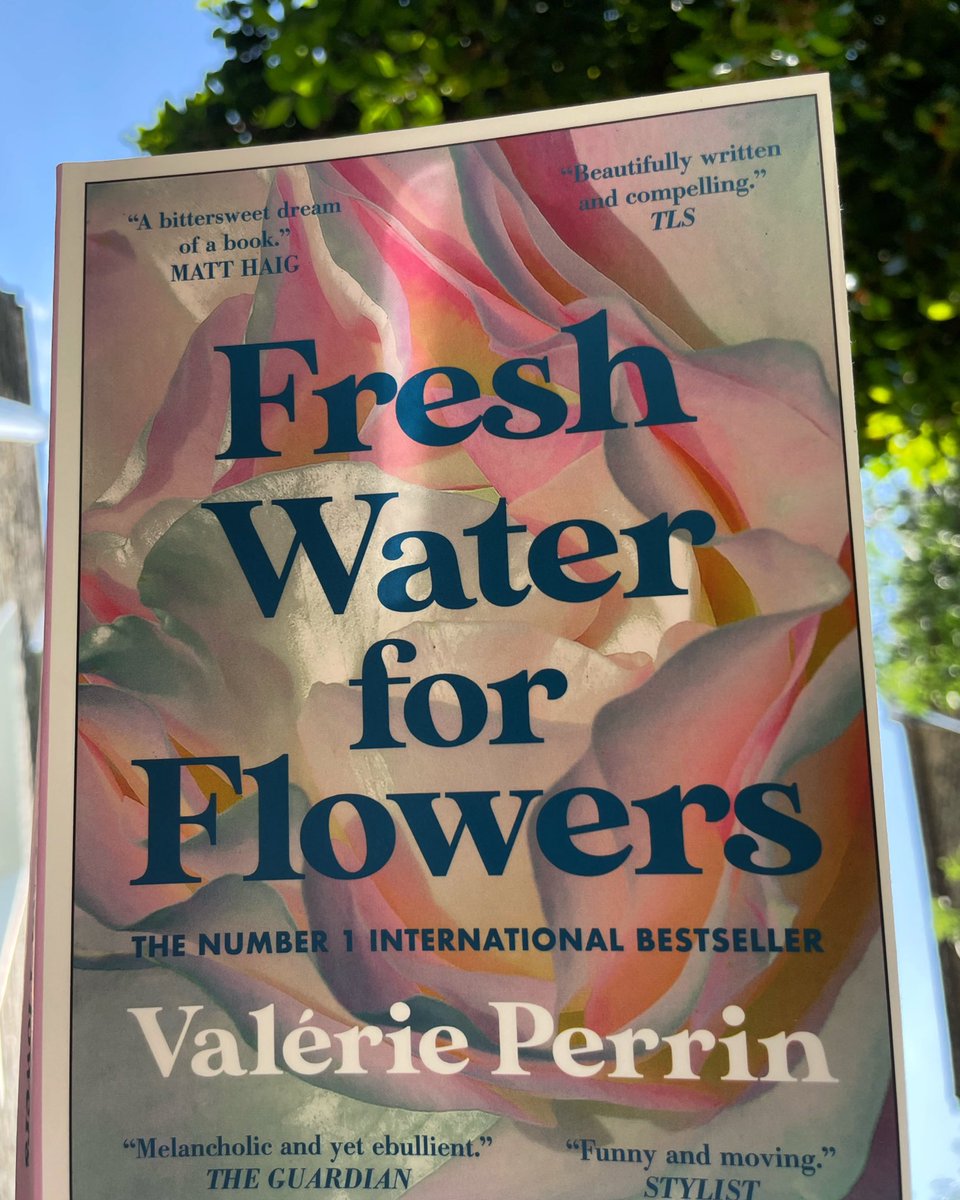 How was I meant to resist this cover?! 😍 
(Fresh Water for Flowers by @valerieperrin_ is the first book choice of @janegarvey1 & @fifiglover’s new book club on @TimesRadio)