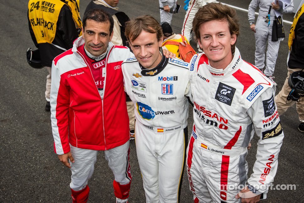10 años de esta foto con mis ídolos <a href="/marc_gene/">Marc Gené</a> <a href="/AntonioGarcia_3/">Antonio García</a> #LeMans24h