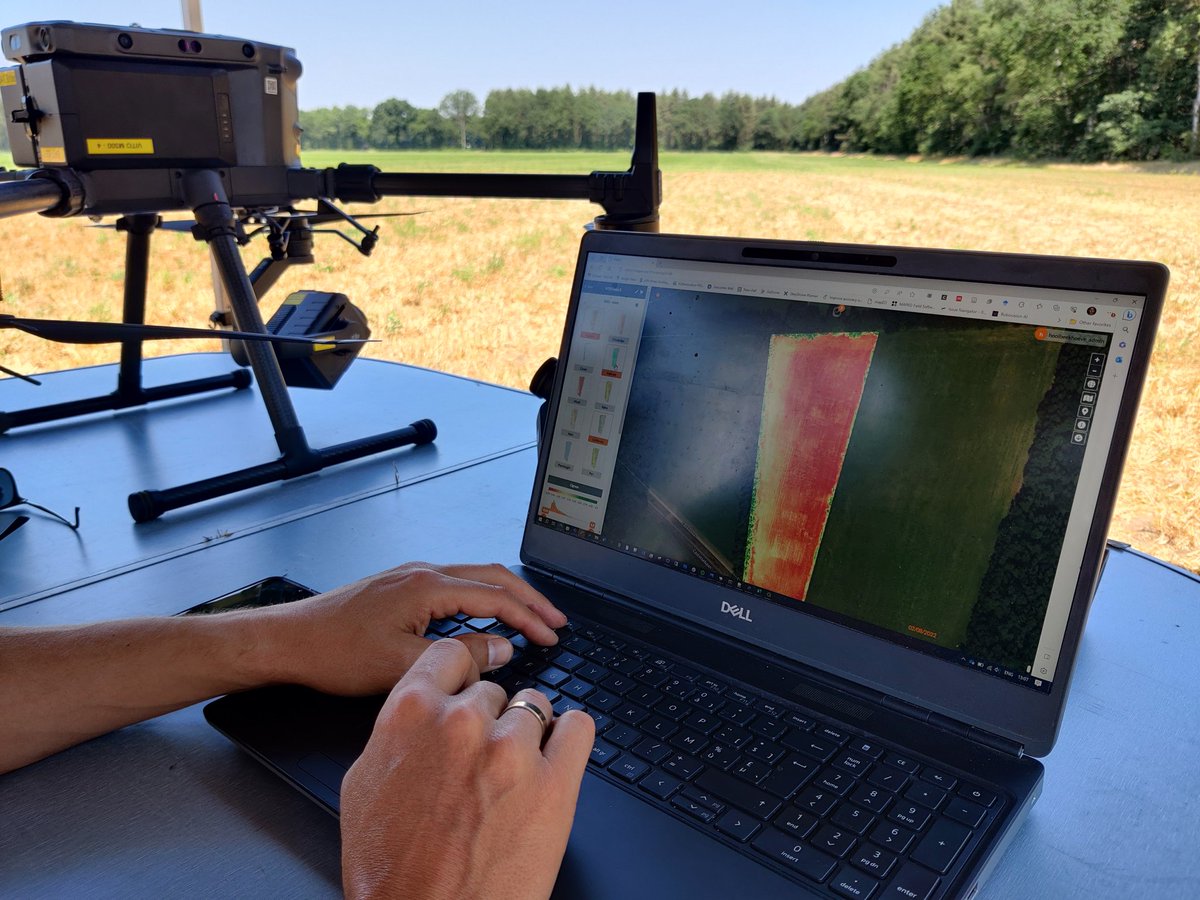 🆕 Publieke voorstelling van de proefvelden in #Mol waar we samen met #Hooibeekhoeve werken aan nieuwe technieken voor een duurzame en economisch rendabele #landbouw 🛰️🌱🤝

Met #data van #satellieten &amp; #drones en #remotesensing technologie kan het 👉 vito.be/nl/nieuws/hoe-…