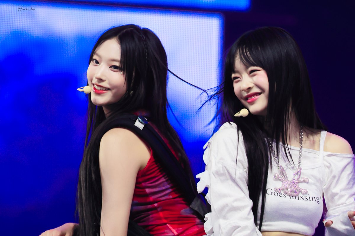 230611 위버스콘 HQ 

키티즈❤ 😽🧶😽

#뉴진스 #Newjeans #해린  #Haerin #하니 #Hanni